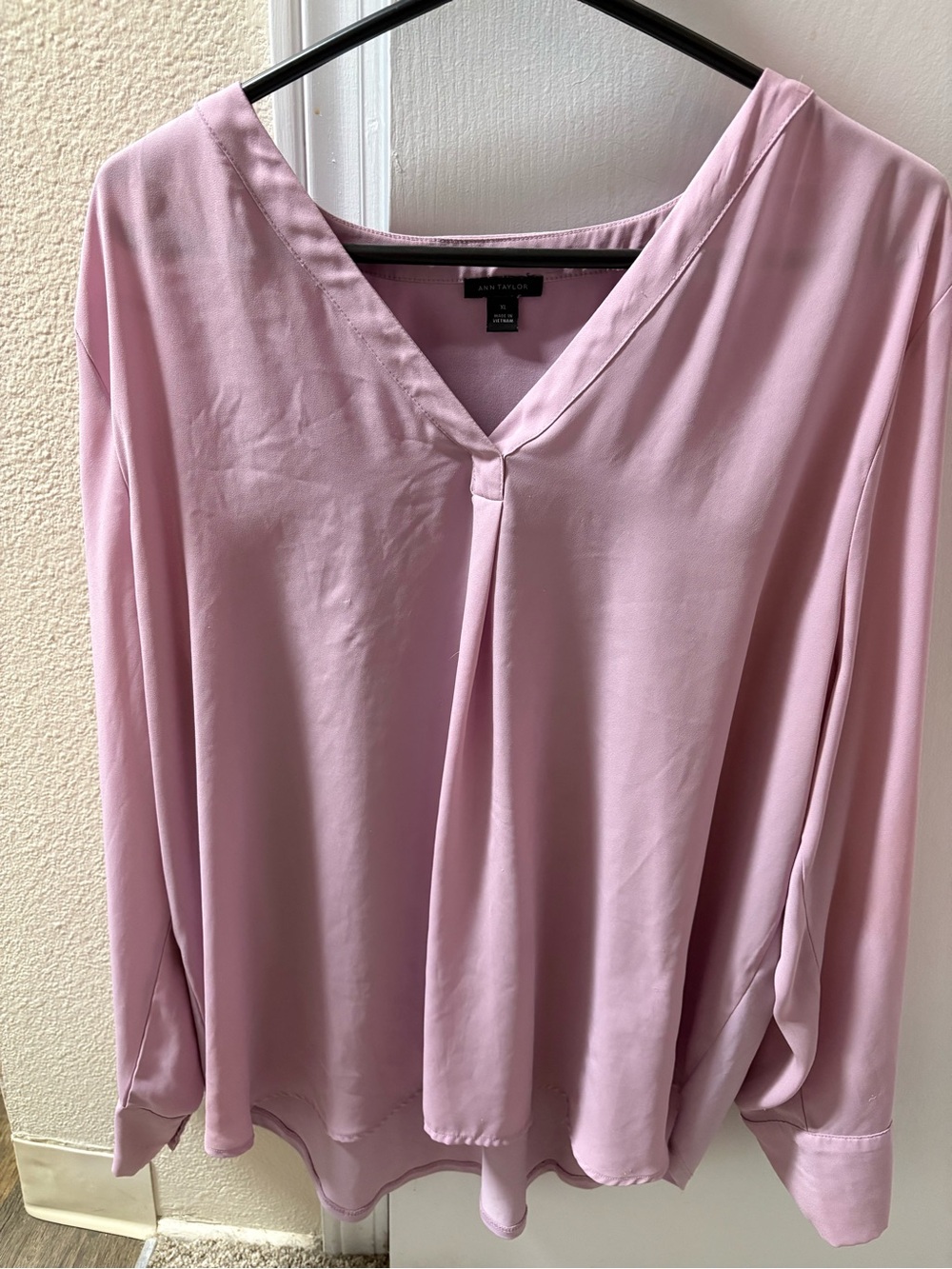 Ann Taylor Soft Pink V-Neck Long Sleeve Blouse
